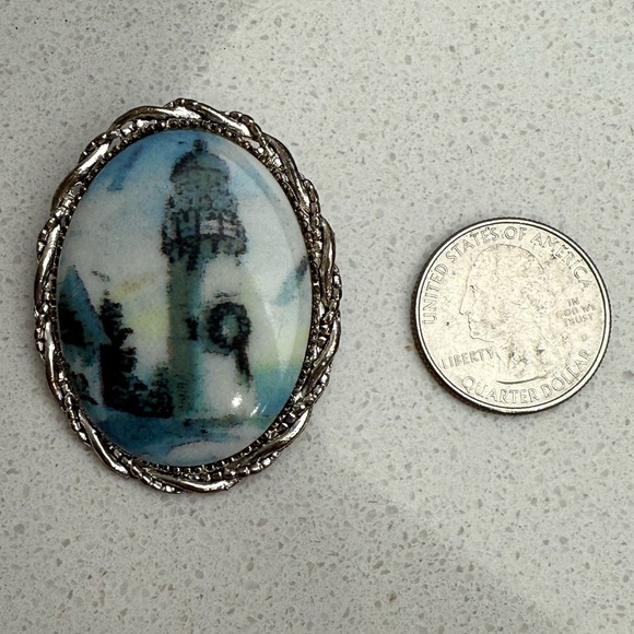 Vintage Lighthouse Brooch Pendant Silver Tone Ceramic - Picture 7 of 7